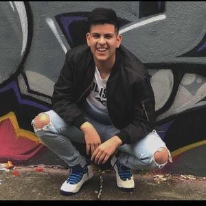 Meet your Posher, Daniel